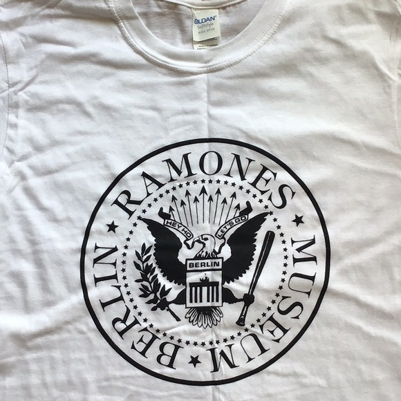 Gildan T-Shirt Ramones Museum Berlin 🎸 - Picture 3 of 5